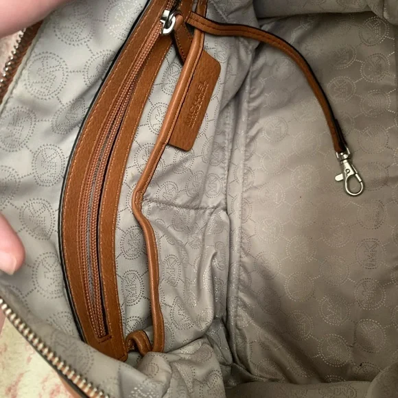 Michael Kors Sophie Top Zip Large Leather Bag - Picture 6 of 14